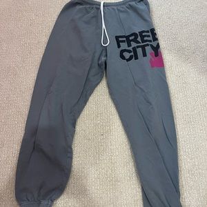 Free city sweatpants